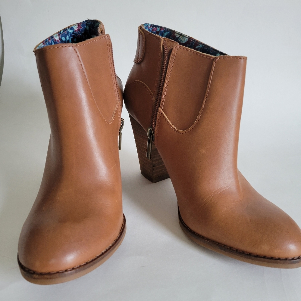 LUCKY BRAND Quintei Tan leather ankle boots with wooden heels size 7